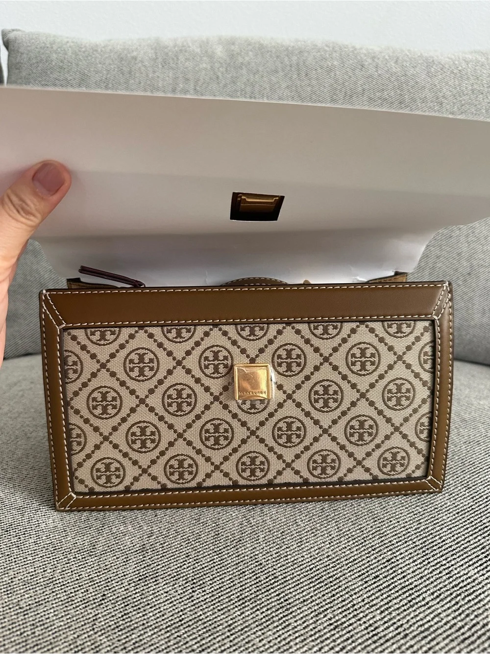 NWT Tory Burch 81863 T MONOGRAM SHOULDER BAG Hazelnut